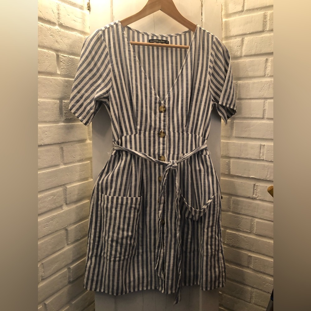 Abercrombie and Fitch Striped Dress, size: medium, blue and white